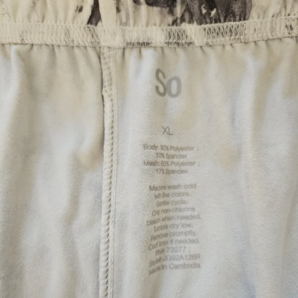 SO Women's White and Grey Drawstring Soft Casual Shorts Size XL - Picture 3 of 3